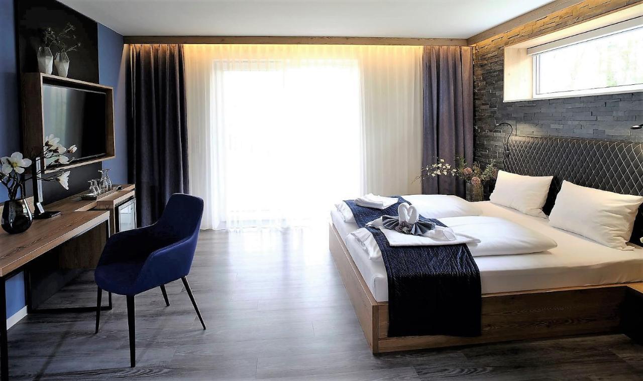 Art & Galerie Hotel Lenz Plauer See Fuenfseen Kültér fotó