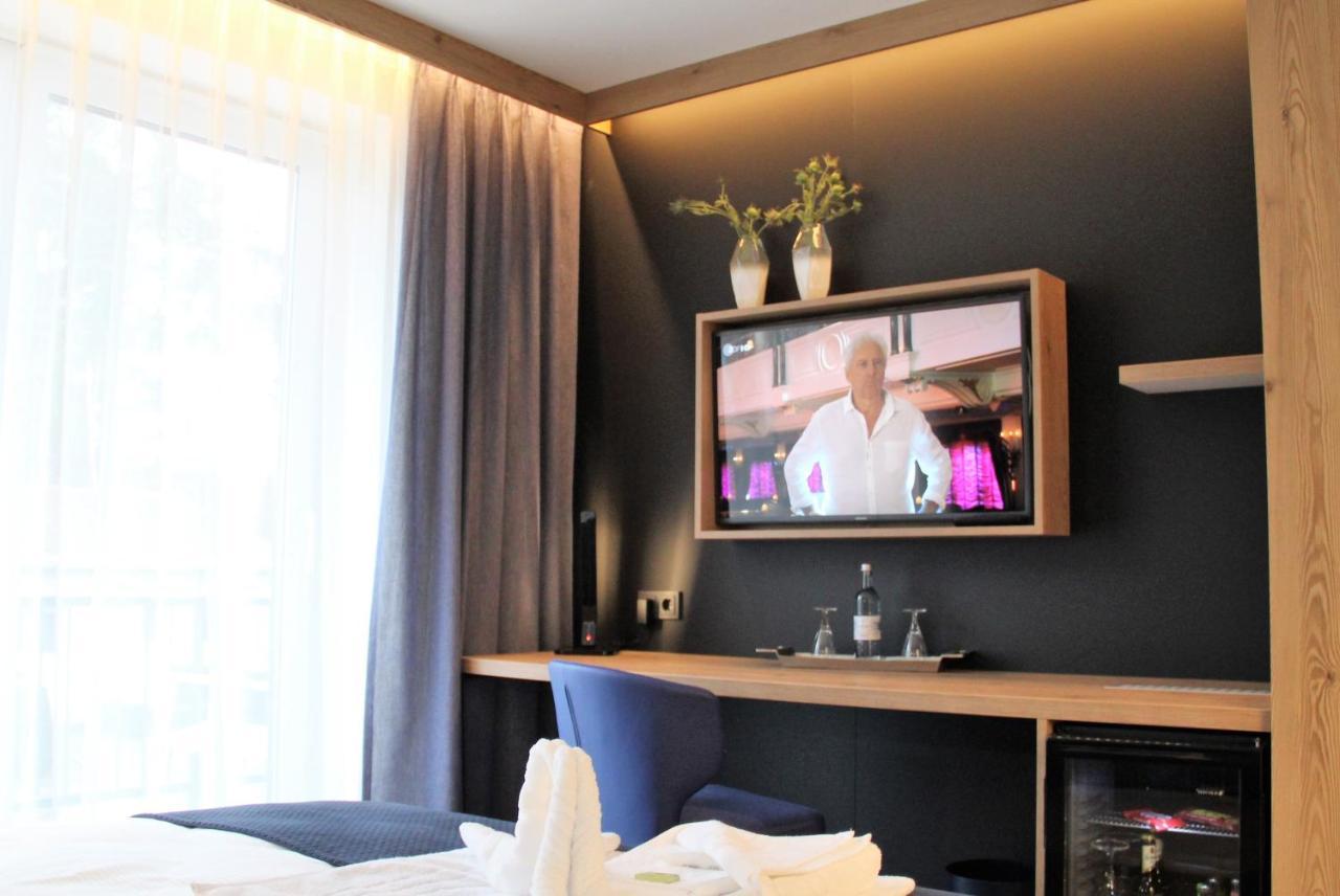 Art & Galerie Hotel Lenz Plauer See Fuenfseen Kültér fotó
