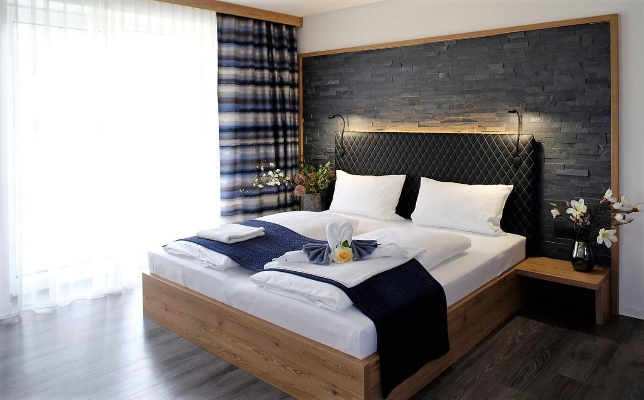 Art & Galerie Hotel Lenz Plauer See Fuenfseen Kültér fotó