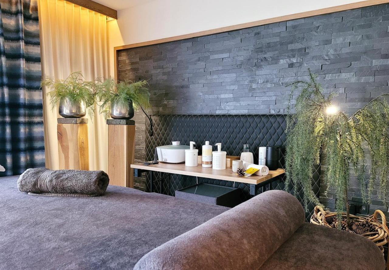 Art & Galerie Hotel Lenz Plauer See Fuenfseen Kültér fotó