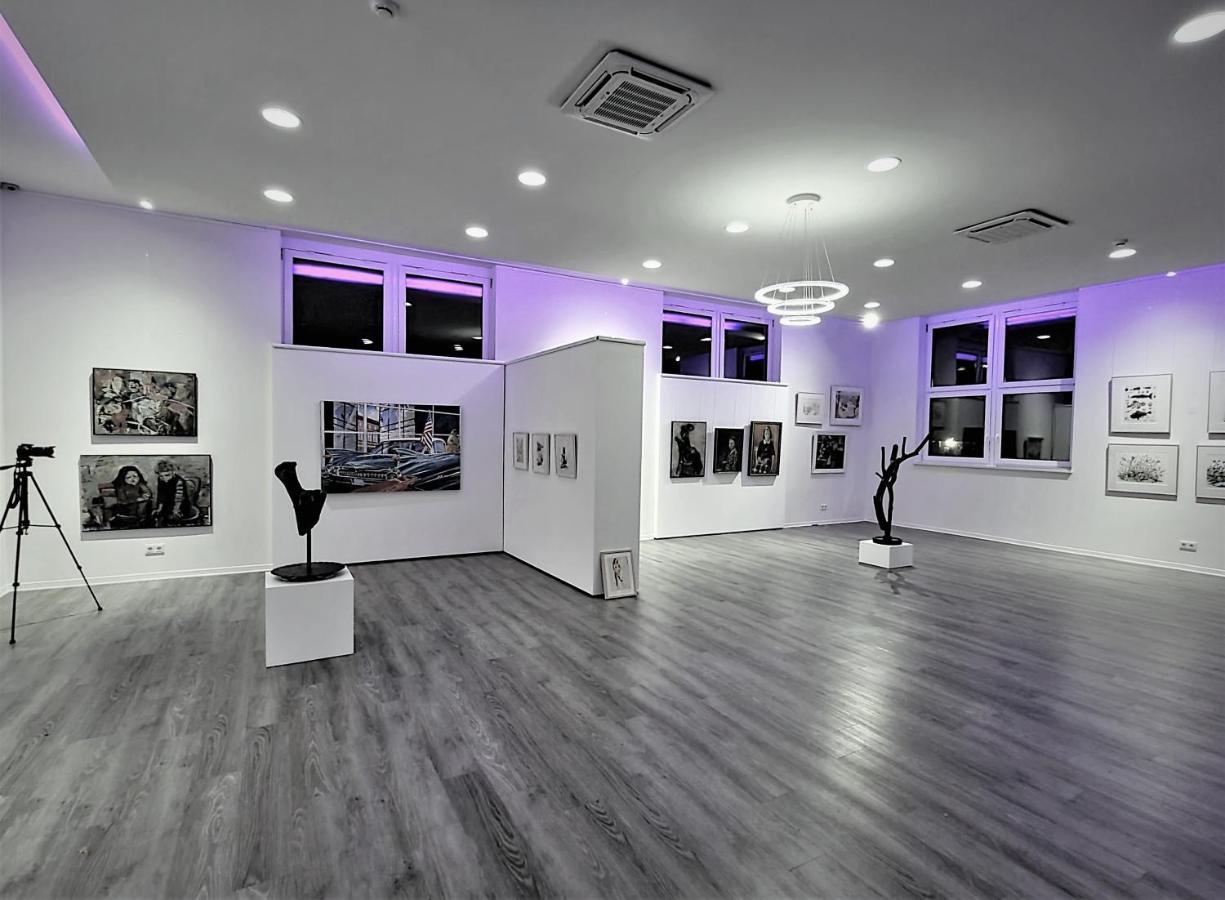 Art & Galerie Hotel Lenz Plauer See Fuenfseen Kültér fotó